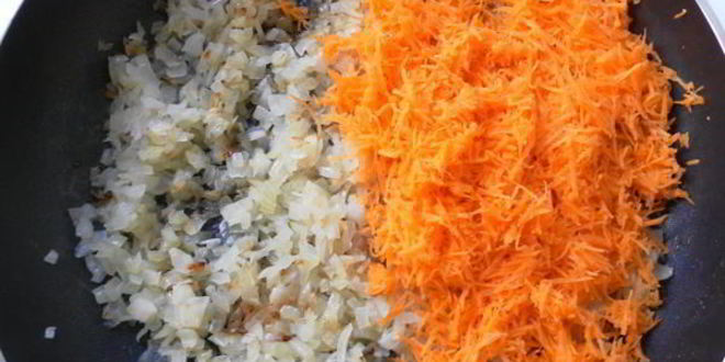 Рецепт мясных тефтелей с рисом и овощами в томатном соусе