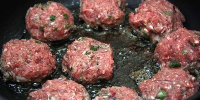 Рецепт мясных тефтелей в томатном соусе