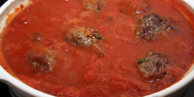 Рецепт мясных тефтелей в томатном соусе