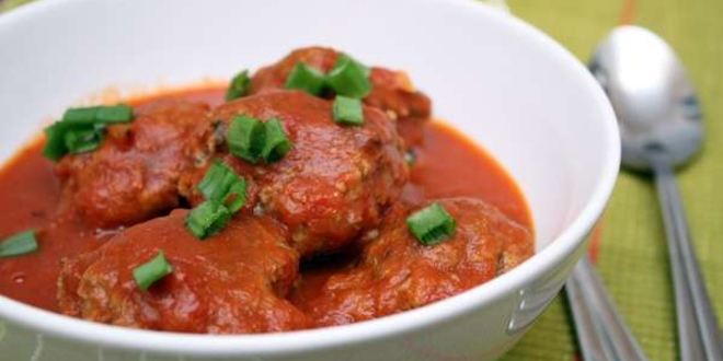 Рецепт мясных тефтелей в томатном соусе