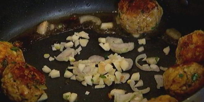 Рецепт мясных тефтелек в томатном соусе