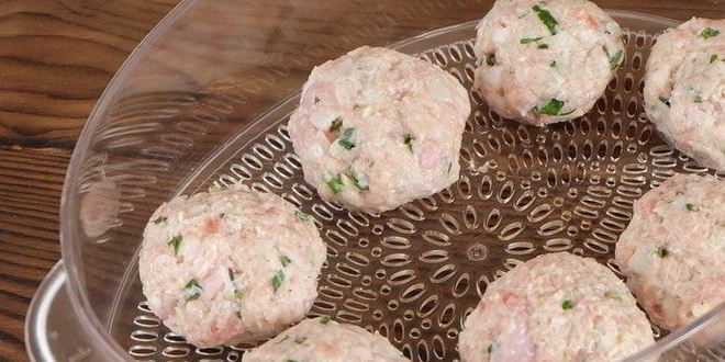 Рецепт паровых тефтелей из кролика с томатным гарниром