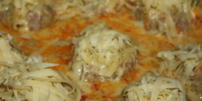 Рецепт тефтелей под сметанным соусом в духовке