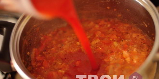 Рецепт тефтелей с сырной начинкой в томатном соусе