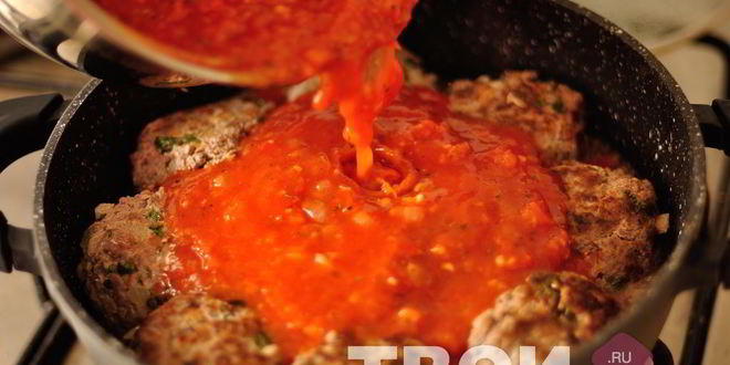 Рецепт тефтелей с сырной начинкой в томатном соусе