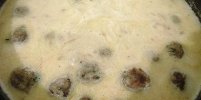 Рецепт тефтелей со сметанным соусом