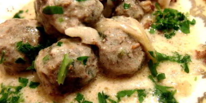 Рецепт тефтелей со сметанным соусом