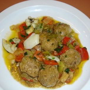 Рецепт Тефтелей, тушенных с овощами