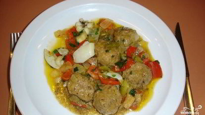 Рецепт Тефтелей, тушенных с овощами