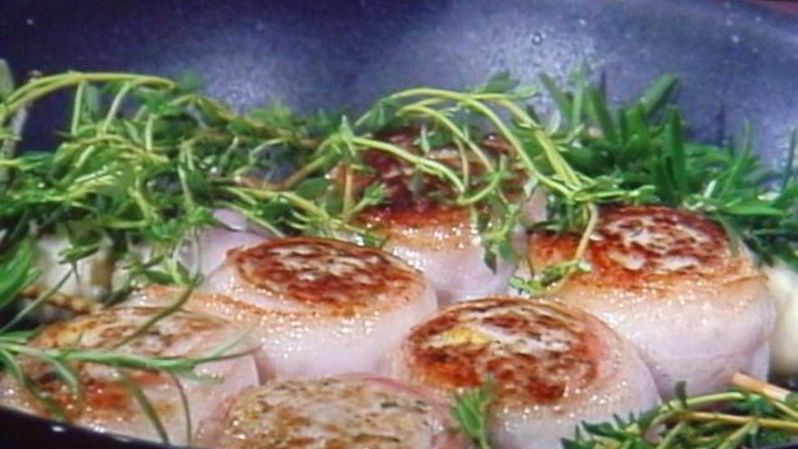 Рецепт тефтелей в беконе с начинкой из моцареллы