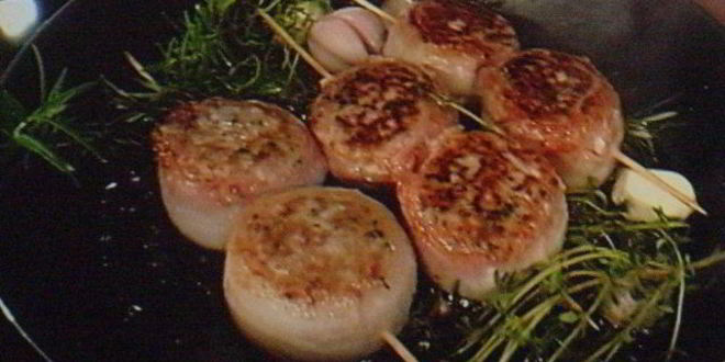 Рецепт тефтелей в беконе с начинкой из моцареллы