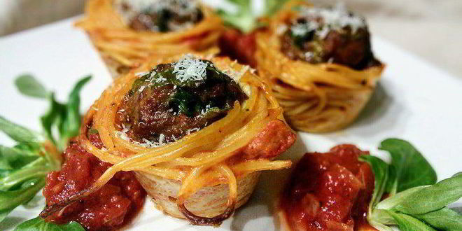 Рецепт тефтелей в гнездах из спагетти