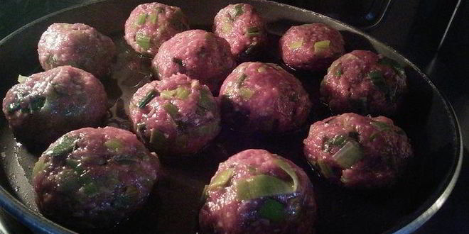 Рецепт тефтелей в гнездах из спагетти