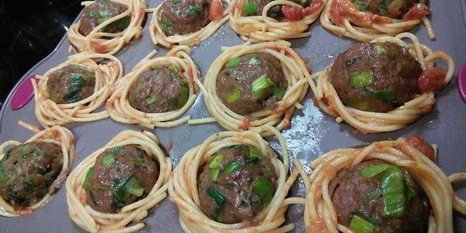 Рецепт тефтелей в гнездах из спагетти