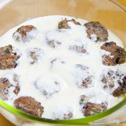 Рецепт Тефтелей, запеченных в йогурте