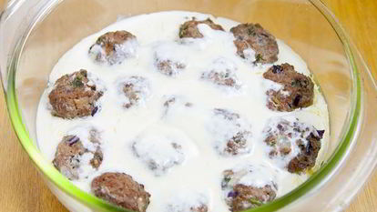 Рецепт Тефтелей, запеченных в йогурте