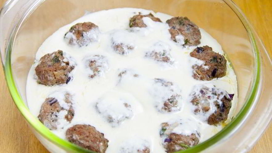 Рецепт тефтелей, запеченных в йогурте