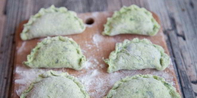 Рецепт вареников с картофелем и шпинатом