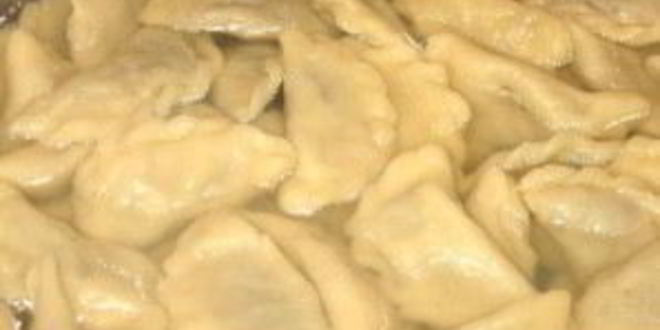 Рецепт вареников с картошкой в горшочках