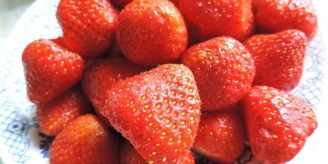 Рецепт вареников с клубникой на пару