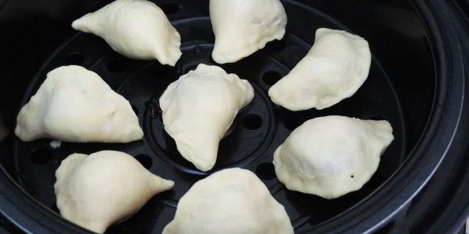 Рецепт вареников с клубникой на пару