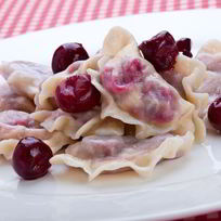 Рецепт Вареников с вишней на пару на кефире