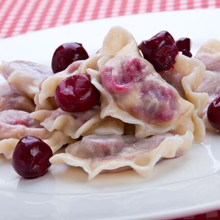 Рецепт Вареников с вишней на пару на кефире