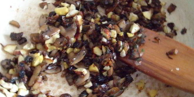 Рецепт жаркого из грибов, каштанов и фундука