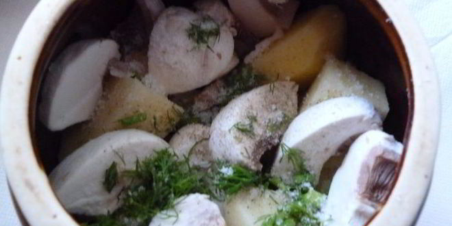 Рецепт жаркого из куриной печени в горшочках