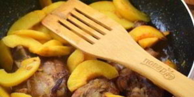 Рецепт жаркого из курицы с айвой