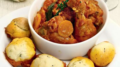 Рецепт Жаркого из курицы с булочками