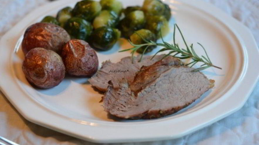 Рецепт жаркого из свинины с чесноком и розмарином