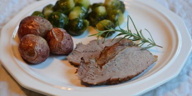 Рецепт жаркого из свинины с чесноком и розмарином