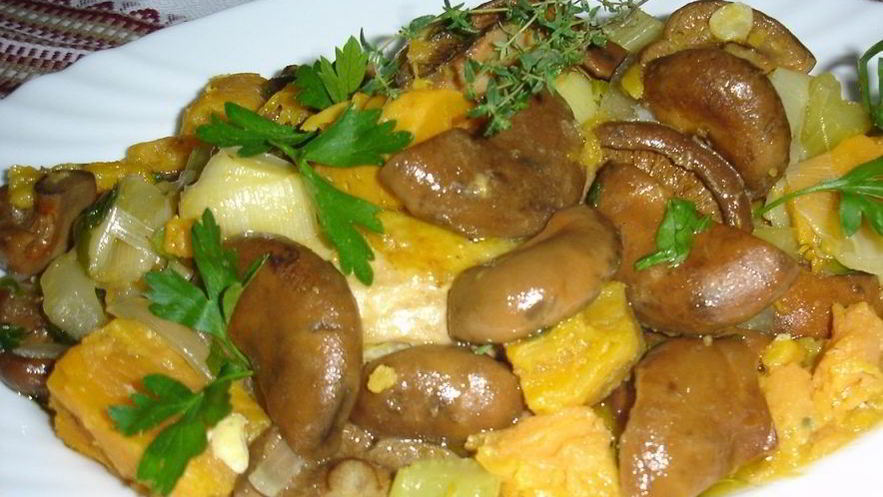 Рецепт жаркого с курицей и грибами