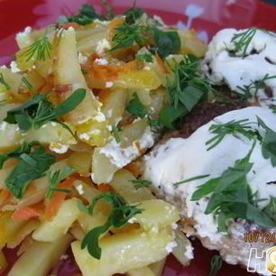 Рецепт Жаркого в горшочках с котлетами