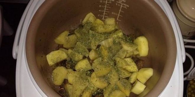 Рецепт жаркого в мультиварке из свинины по-сельски