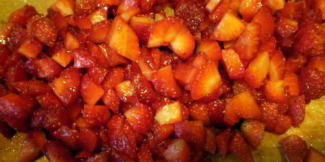 Рецепт мясных зраз с клубникой и сыром фета