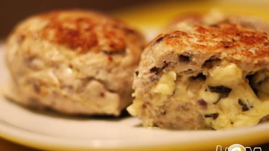 Рецепт мясных зраз с сыром и яйцом