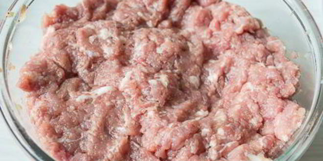 Рецепт свиных зраз с солеными огурцами