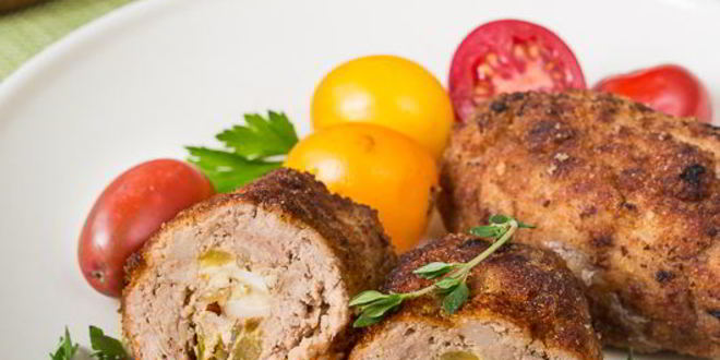 Рецепт свиных зраз с солеными огурцами