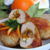 Рецепт Зраз куриных с сухофруктами под апельсиновым соусом