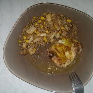 Рецепт Бедра индейки из духовки и гречка с сельдереем и кукурузой