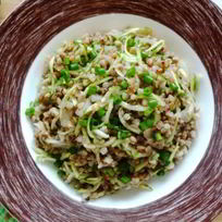 Рецепт Гречки с огурцом и луком