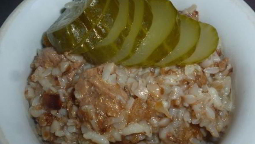 Рецепт гречки с тушенкой на сковороде