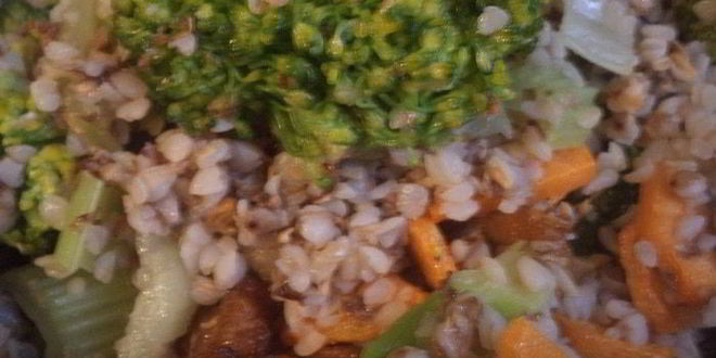 Рецепт гречневой каши с брокколи, морковью и сельдереем