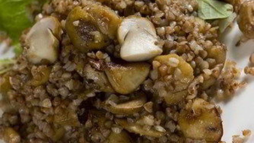 Рецепт гречневой каши с грибами и луком