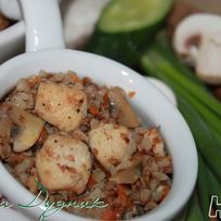 Гречневая каша с мясом и грибами в духовке