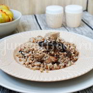 Рецепт Гречневой каши с мясом и грибами в мультиварке
