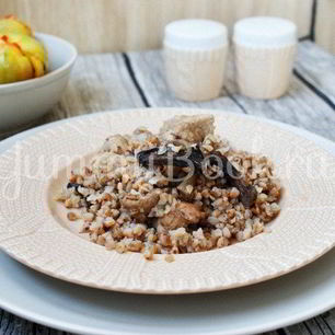 Рецепт Гречневой каши с мясом и грибами в мультиварке
