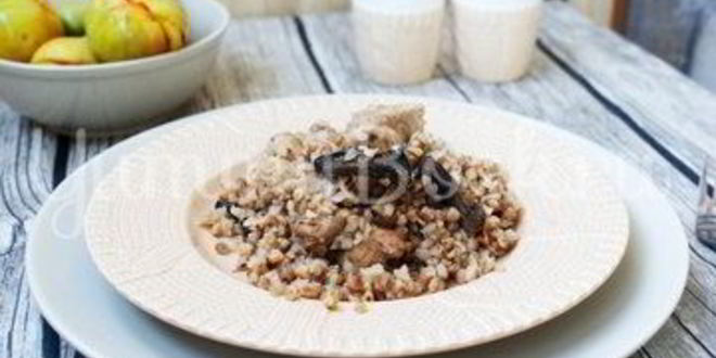Рецепт гречневой каши с мясом и грибами в мультиварке